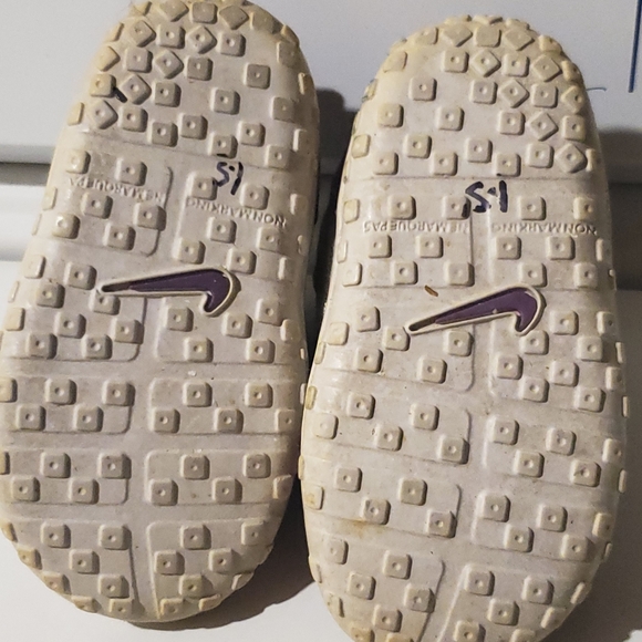 Nike velcro slip on - Picture 3 of 3